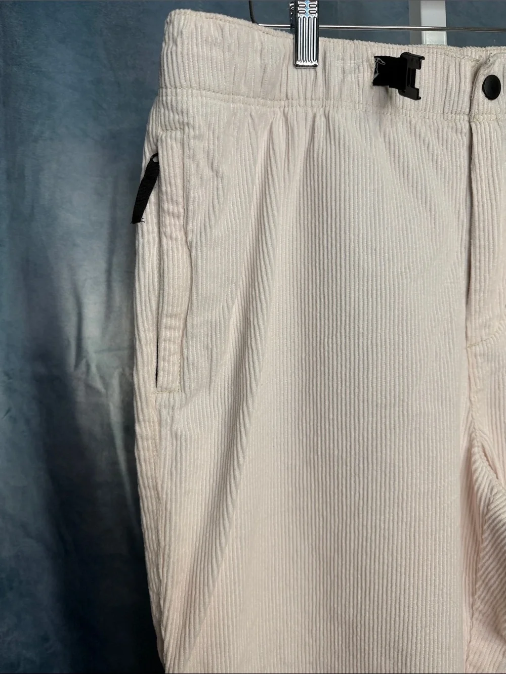 H&M Cream Corduroy Pants with Black Adjustable Belt Size M